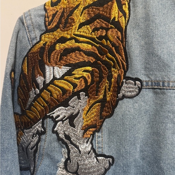 LSU Tigers Denim Jean Jacket Long Sleeve Button Down Gameday Women Sz M - Picture 9 of 14